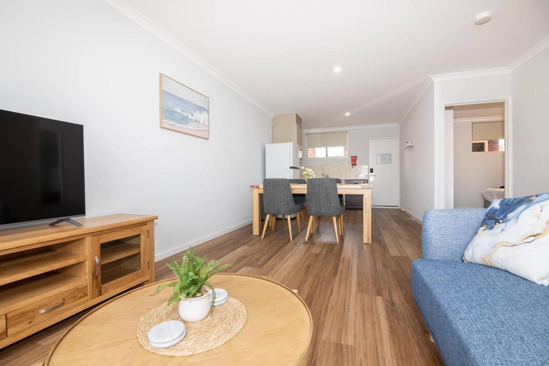 Jurien Bay Motel Apartments מראה חיצוני תמונה